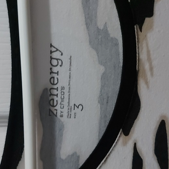 Zenergy by Chico's size 3 top - Picture 2 of 3